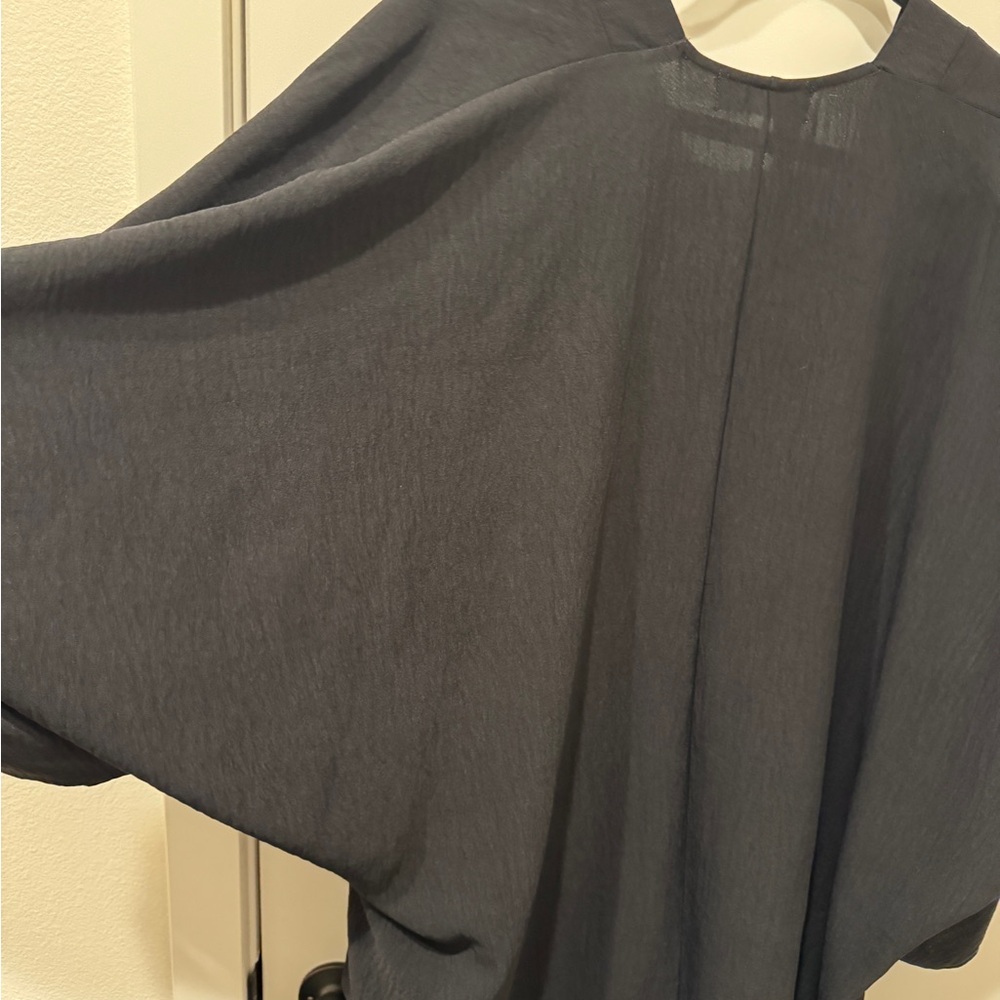 Carly Jean Los Angeles Olson Cardigan - Picture 4 of 6